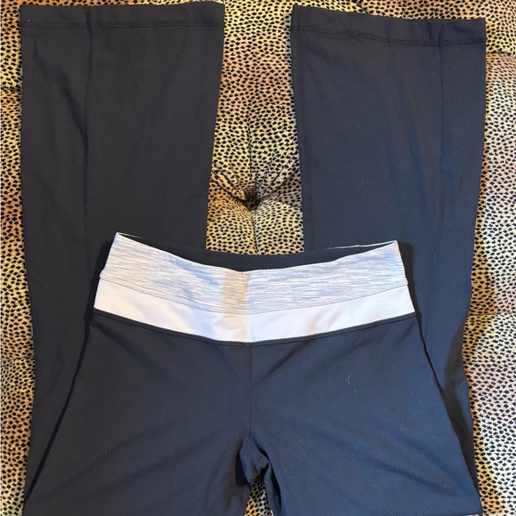 Lululemon Athletica Black Groove Leggings - Picture 1 of 4